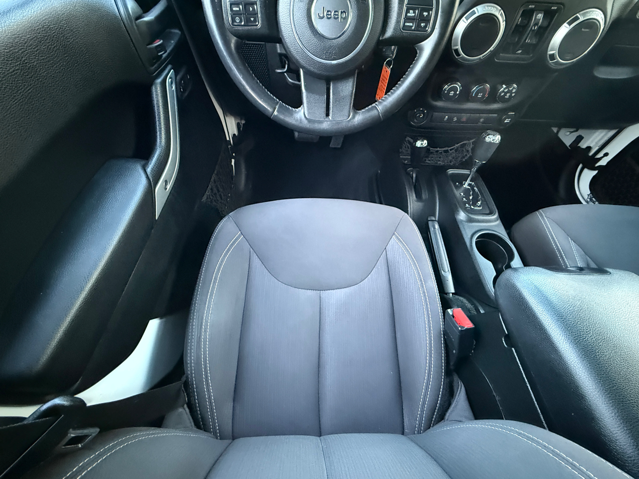 Jeep Wrangler Unlimited 4WD 4dr Sahara 2017