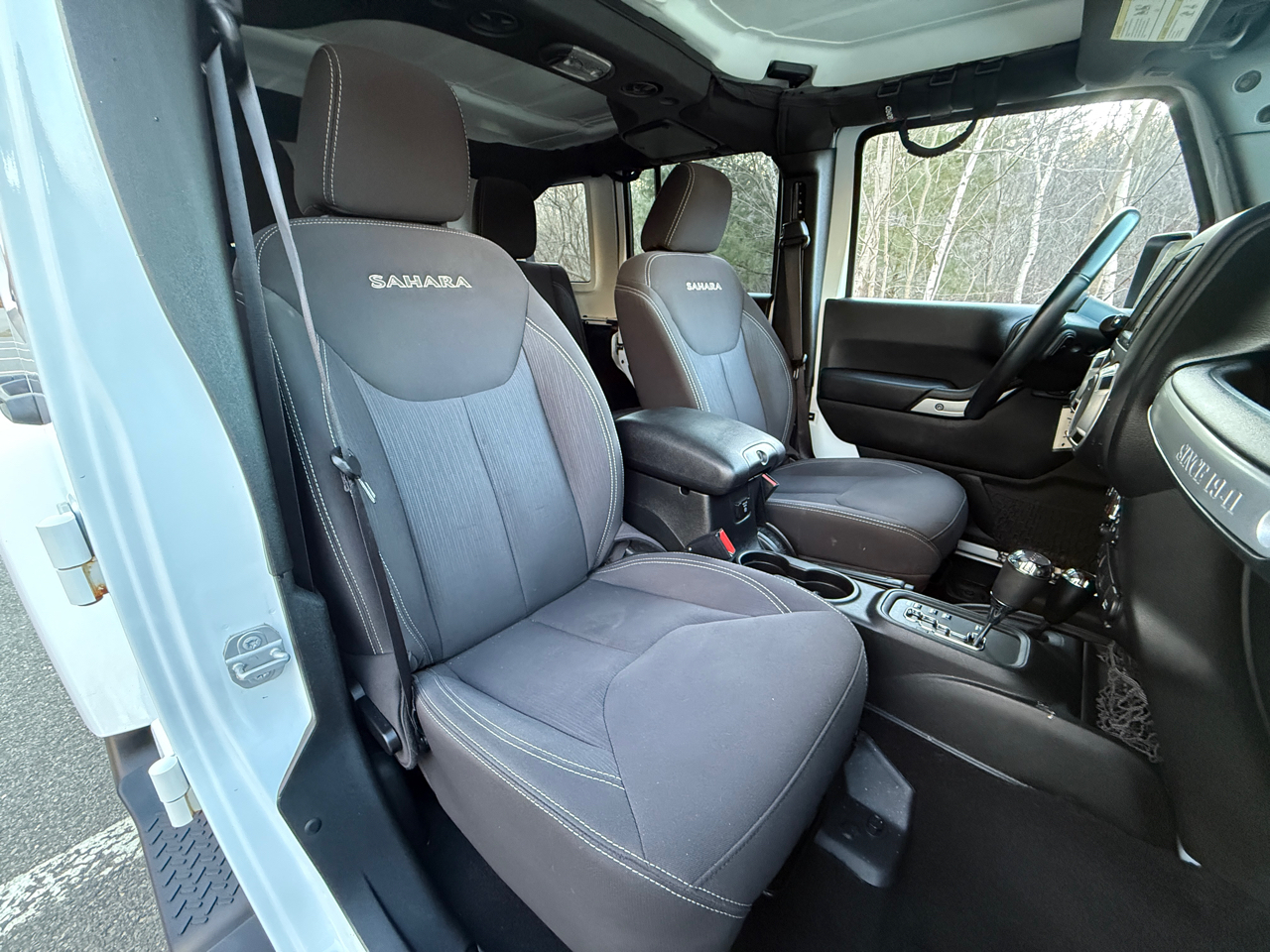 Jeep Wrangler Unlimited 4WD 4dr Sahara 2017