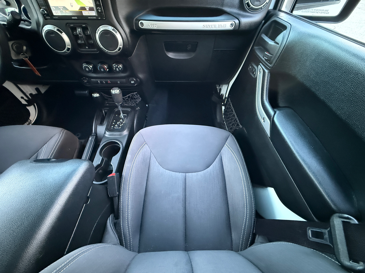 Jeep Wrangler Unlimited 4WD 4dr Sahara 2017