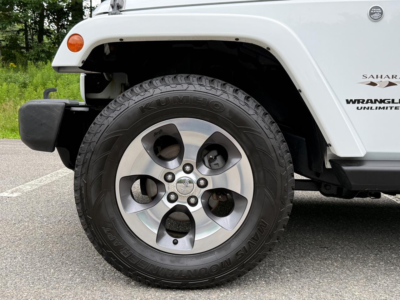 Jeep Wrangler Unlimited 4WD 4dr Sahara 2017