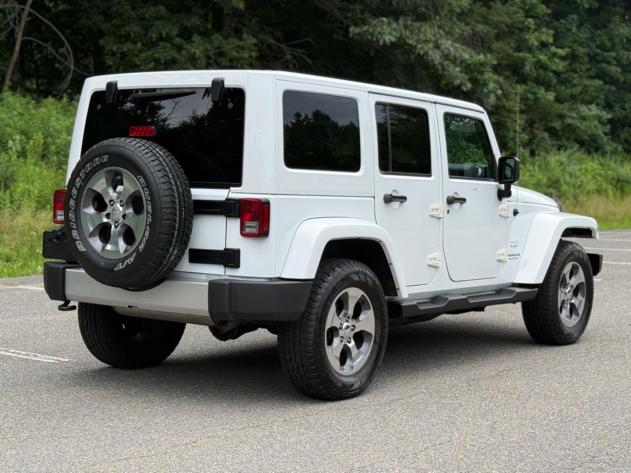 Jeep Wrangler Unlimited 4WD 4dr Sahara 2017