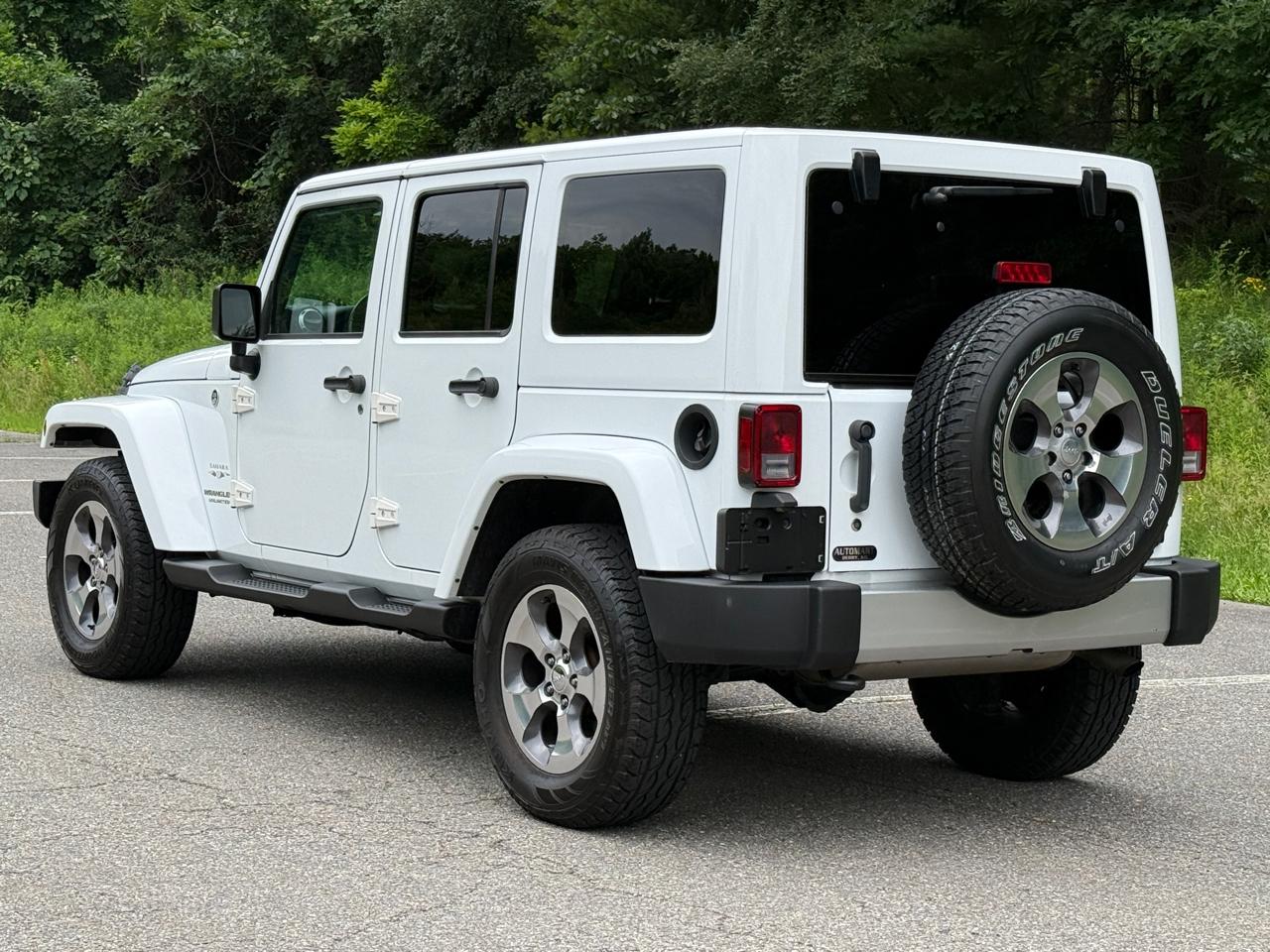 Jeep Wrangler Unlimited 4WD 4dr Sahara 2017