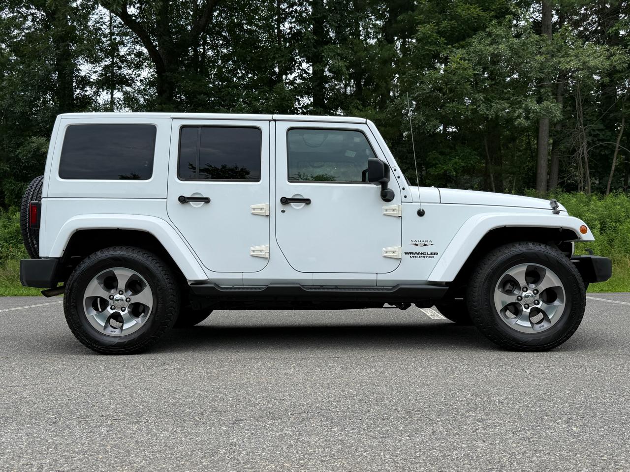 Jeep Wrangler Unlimited 4WD 4dr Sahara 2017