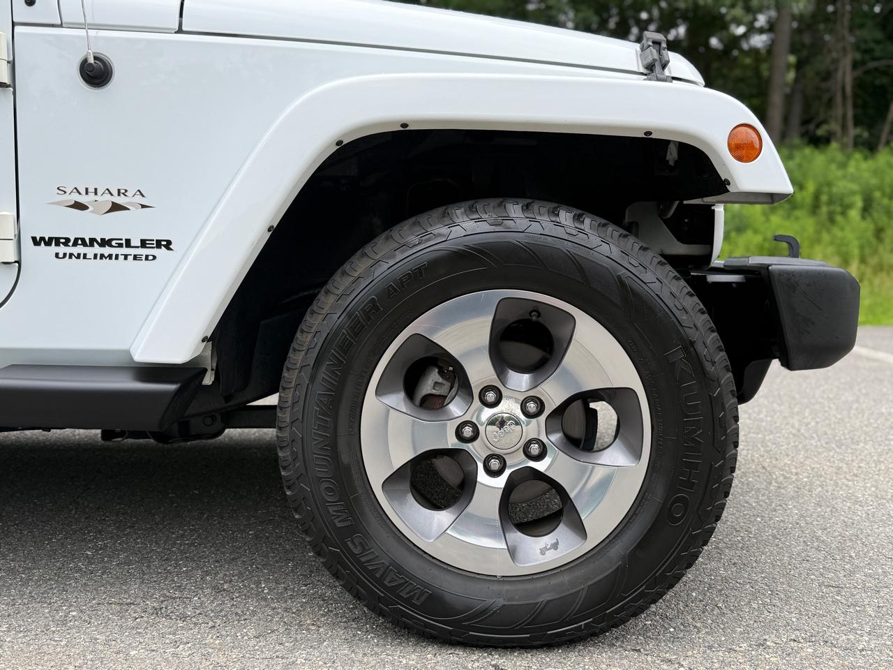 Jeep Wrangler Unlimited 4WD 4dr Sahara 2017