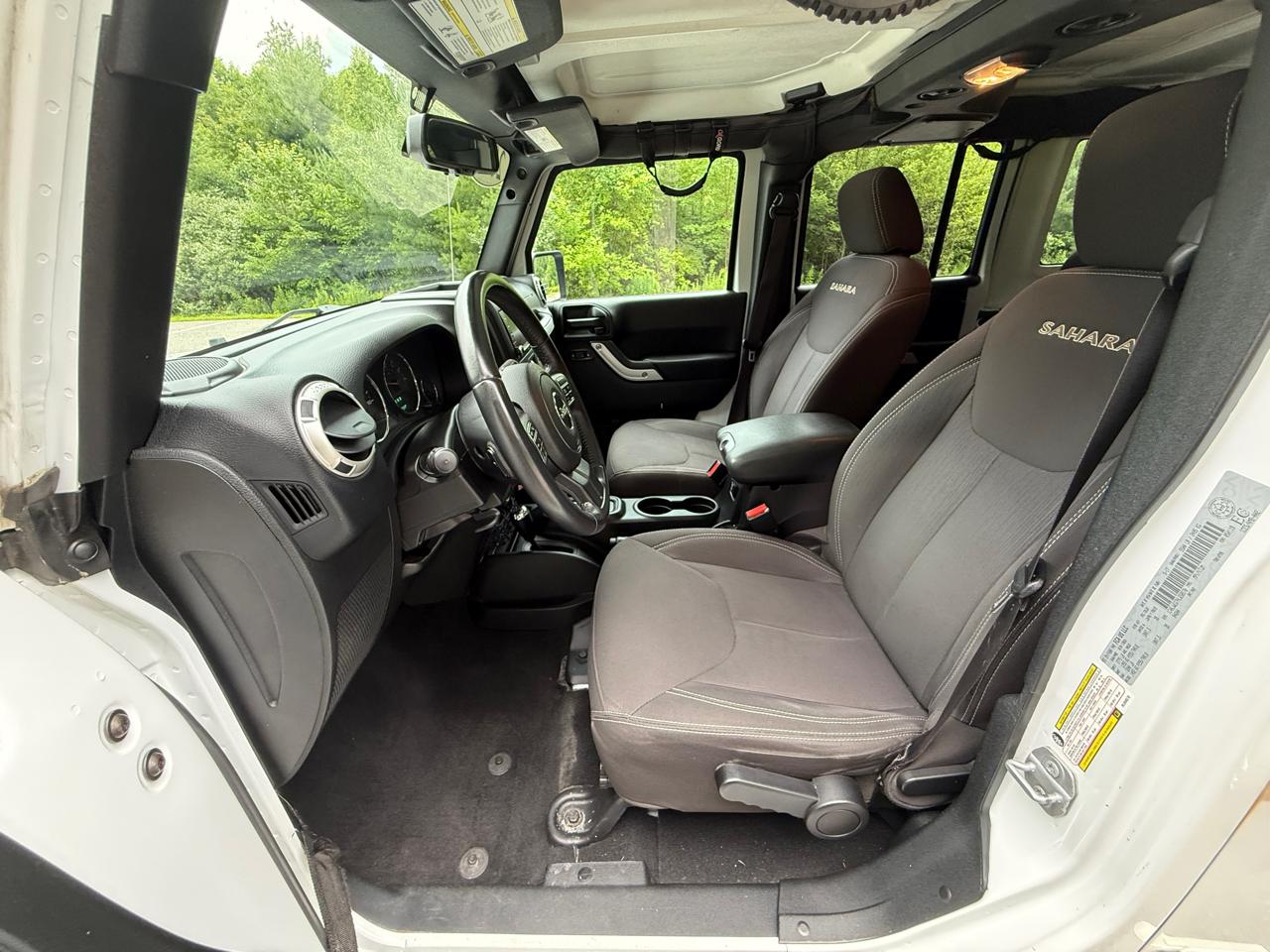 Jeep Wrangler Unlimited 4WD 4dr Sahara 2017