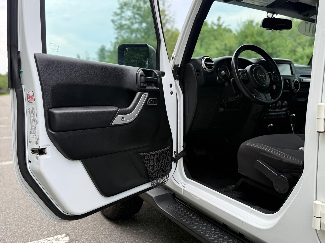 Jeep Wrangler Unlimited 4WD 4dr Sahara 2017