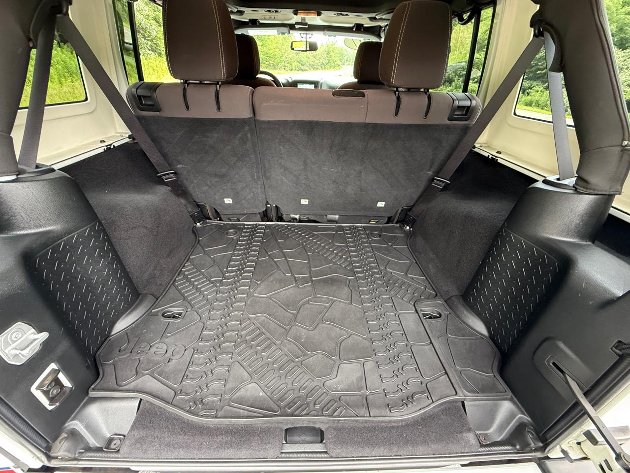 Jeep Wrangler Unlimited 4WD 4dr Sahara 2017