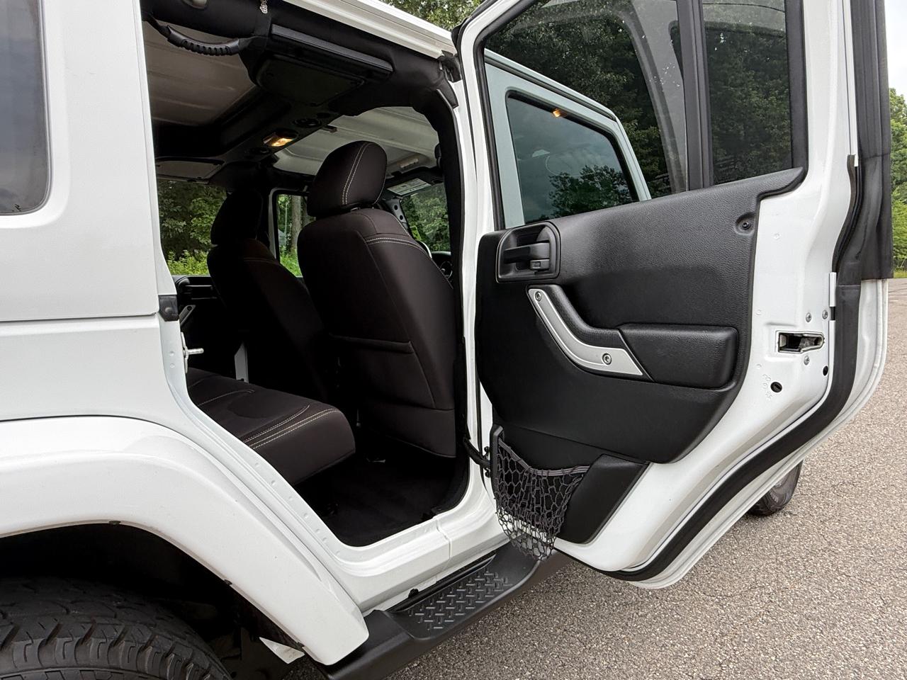 Jeep Wrangler Unlimited 4WD 4dr Sahara 2017