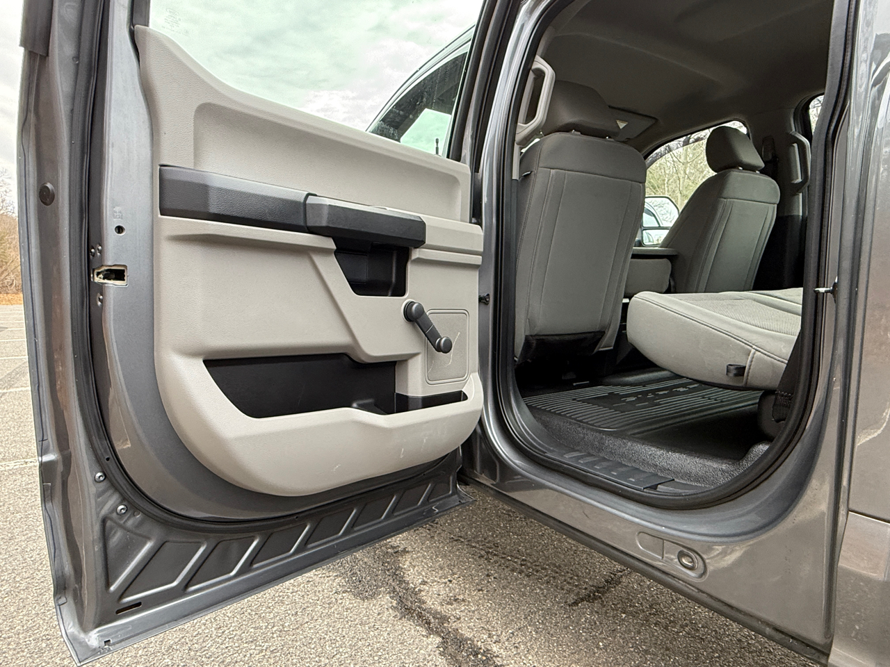 Ford Super Duty F-350 SRW XL 4WD Crew Cab 6.75' Box 2022