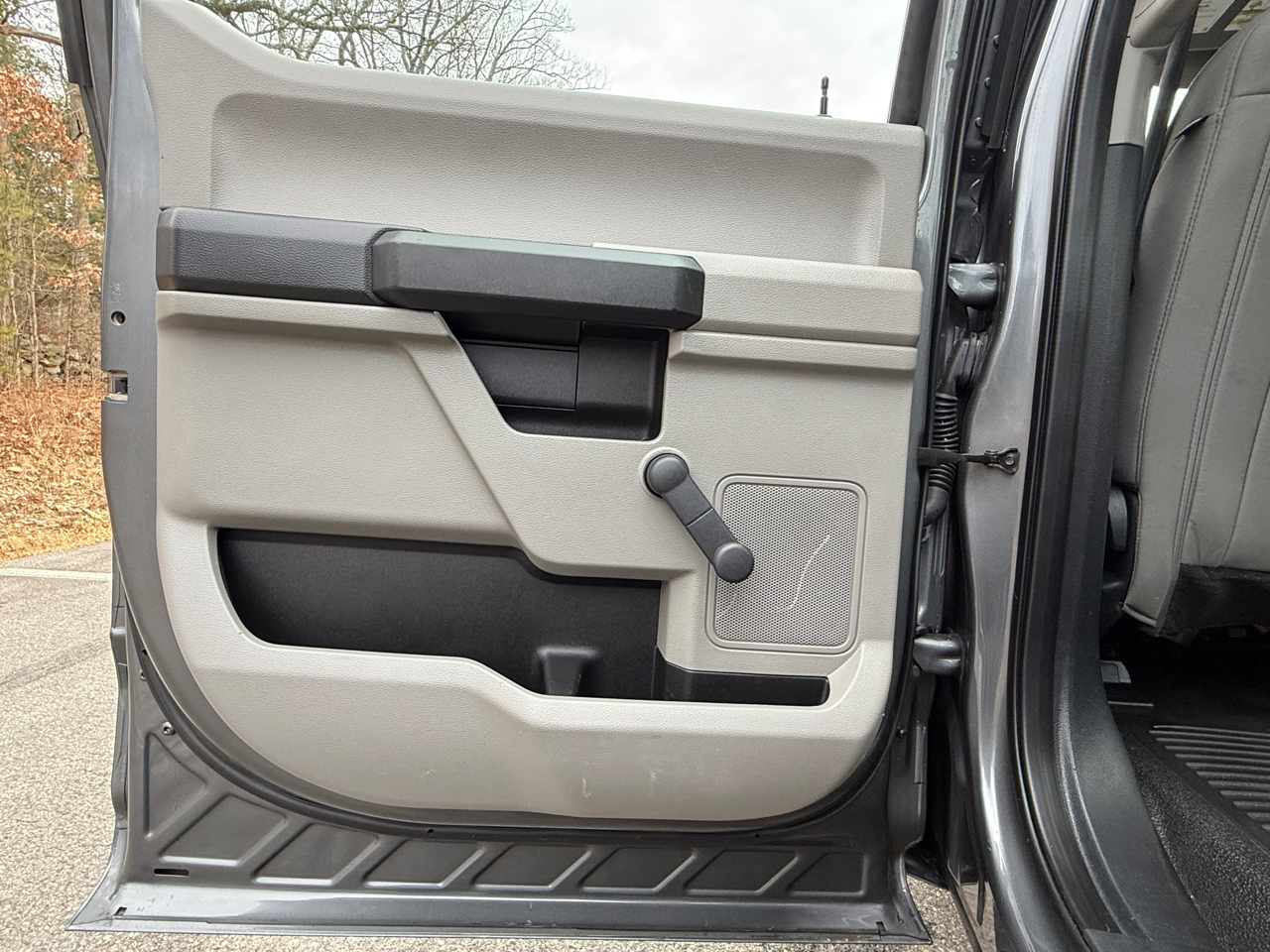 Ford Super Duty F-350 SRW XL 4WD Crew Cab 6.75' Box 2022