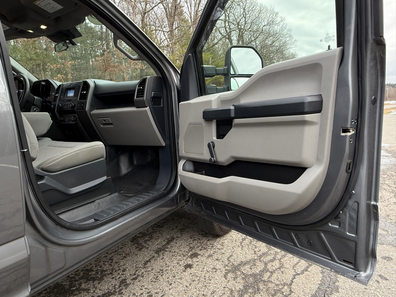 Ford Super Duty F-350 SRW XL 4WD Crew Cab 6.75' Box 2022