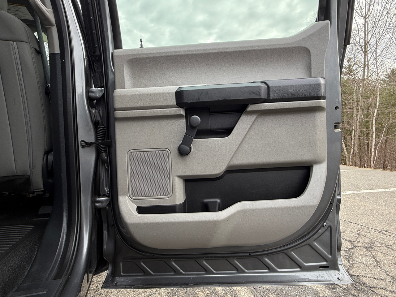 Ford Super Duty F-350 SRW XL 4WD Crew Cab 6.75' Box 2022