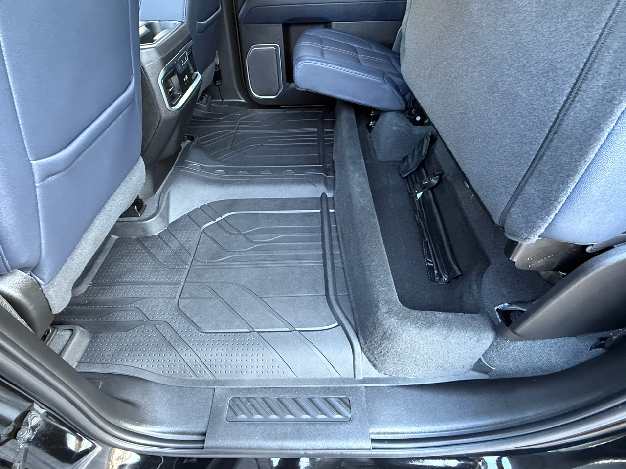 Chevrolet Silverado 1500 4WD Crew Cab 147" High Country 2022