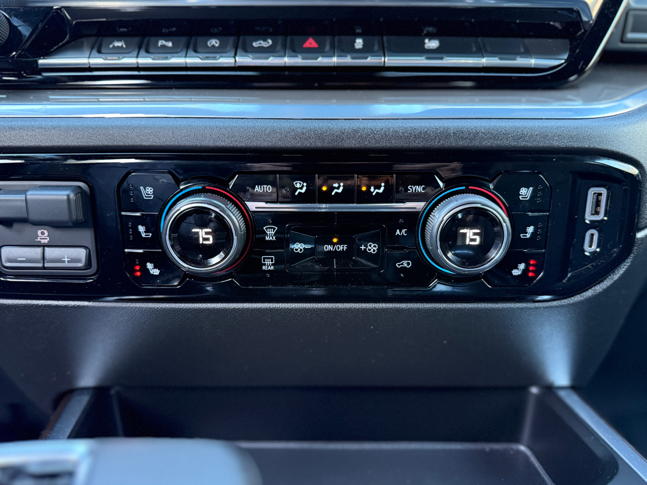 Chevrolet Silverado 1500 4WD Crew Cab 147" High Country 2022