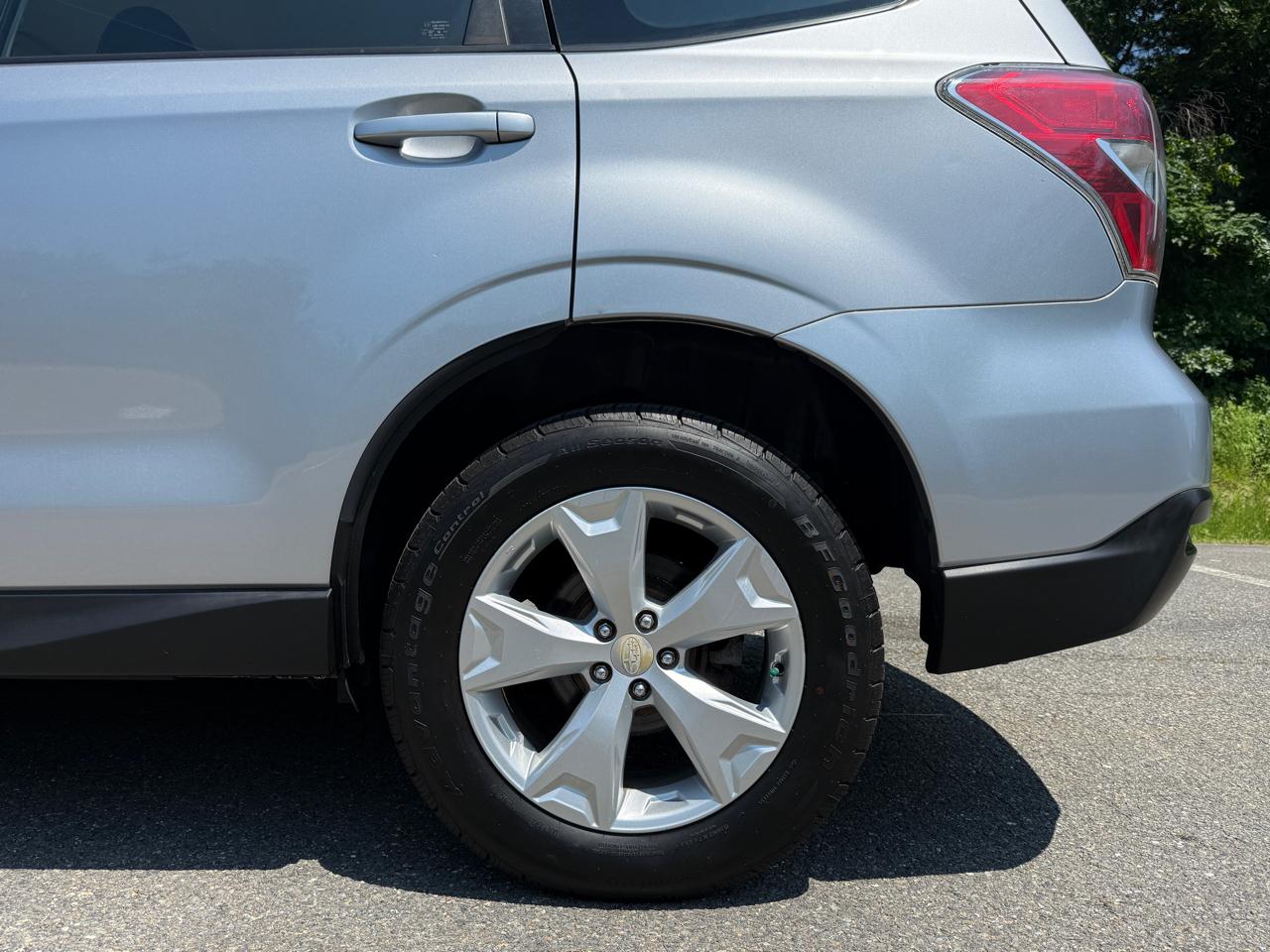 Subaru Forester 4dr CVT 2.5i Premium PZEV 2015