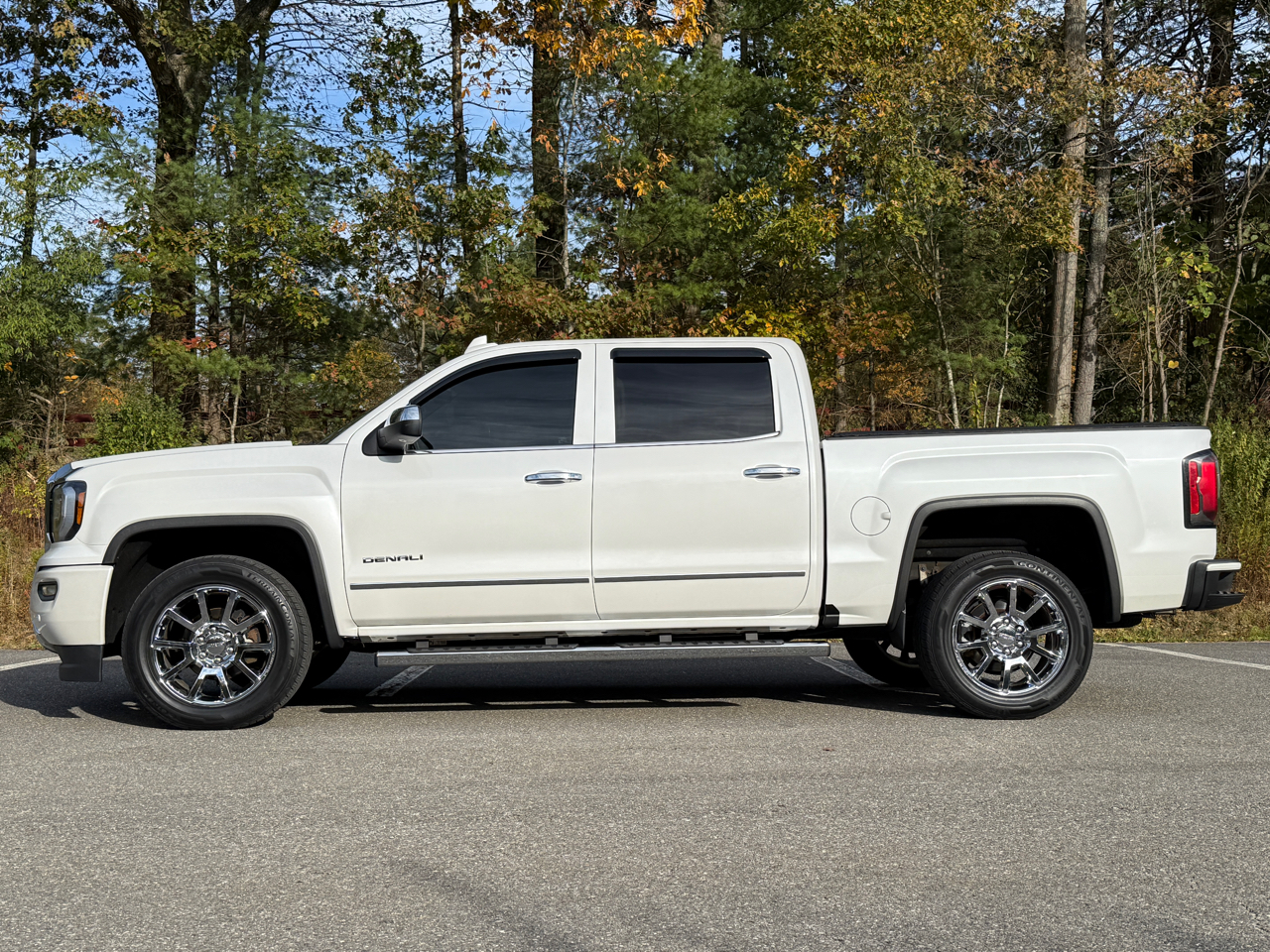 2017 GMC Sierra 1500 4WD Crew Cab 143.5" Denali