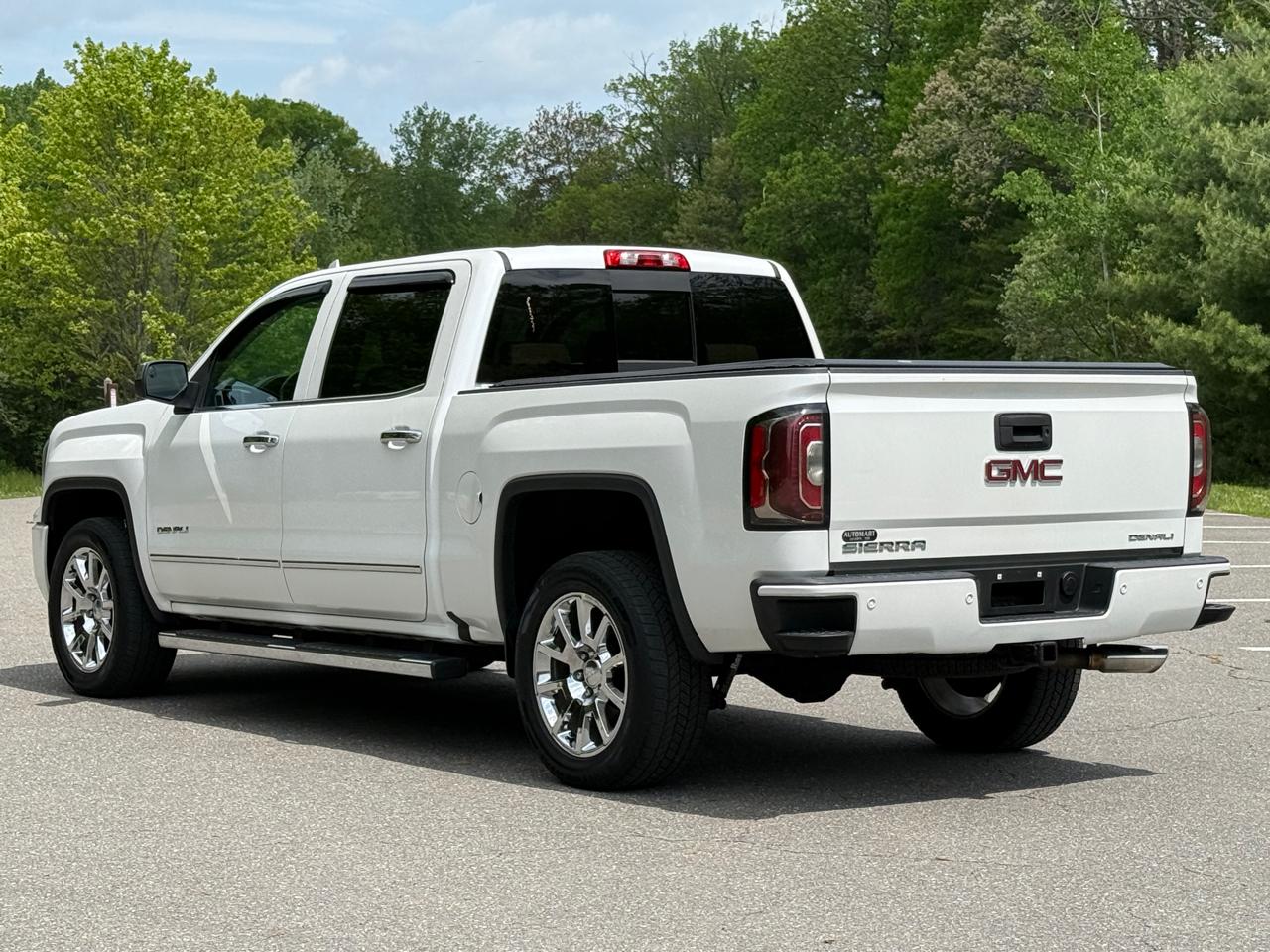 GMC Sierra 1500 4WD Crew Cab 143.5" Denali 2017