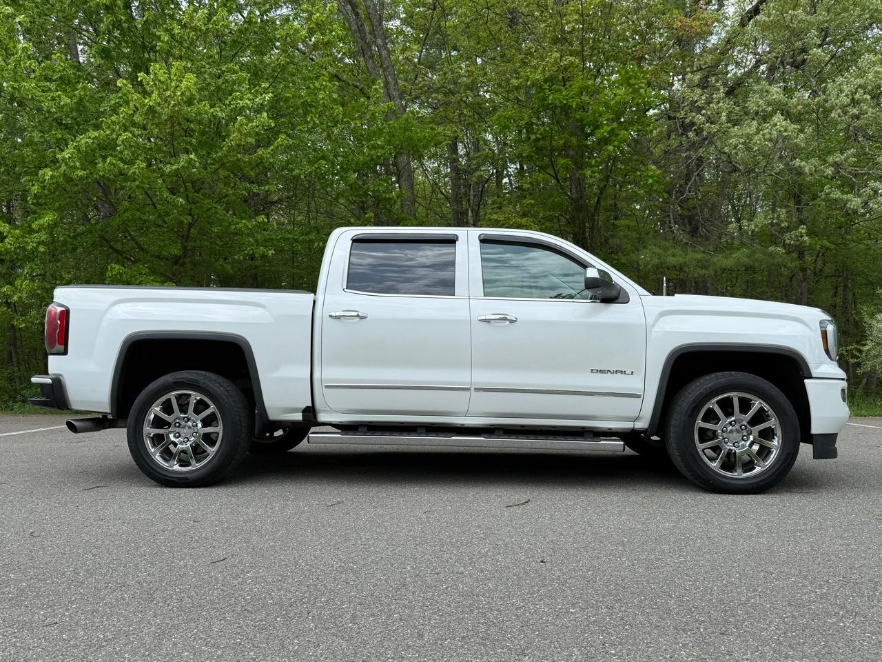 GMC Sierra 1500 4WD Crew Cab 143.5" Denali 2017