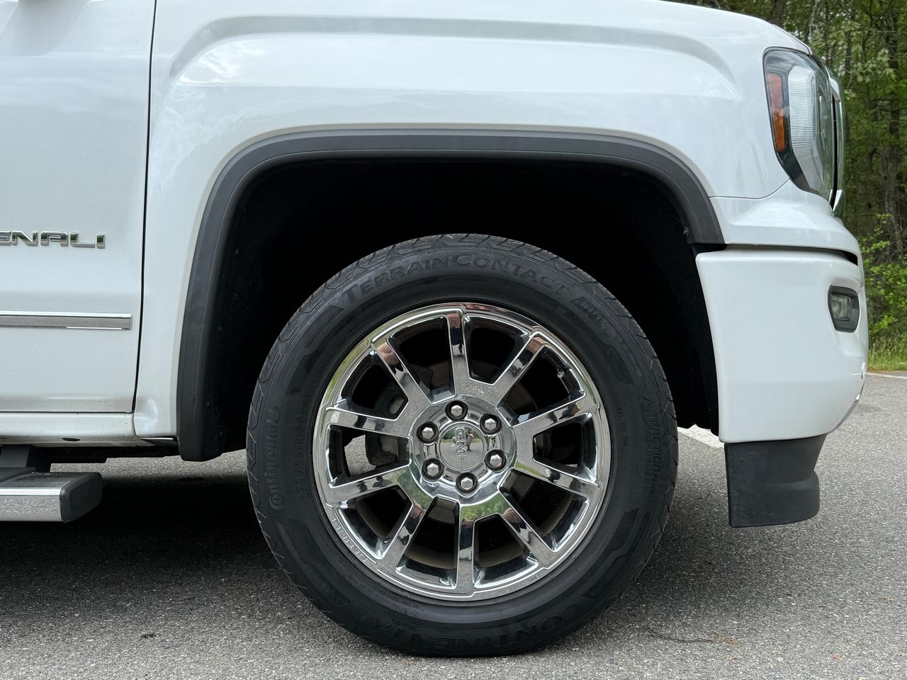 GMC Sierra 1500 4WD Crew Cab 143.5" Denali 2017