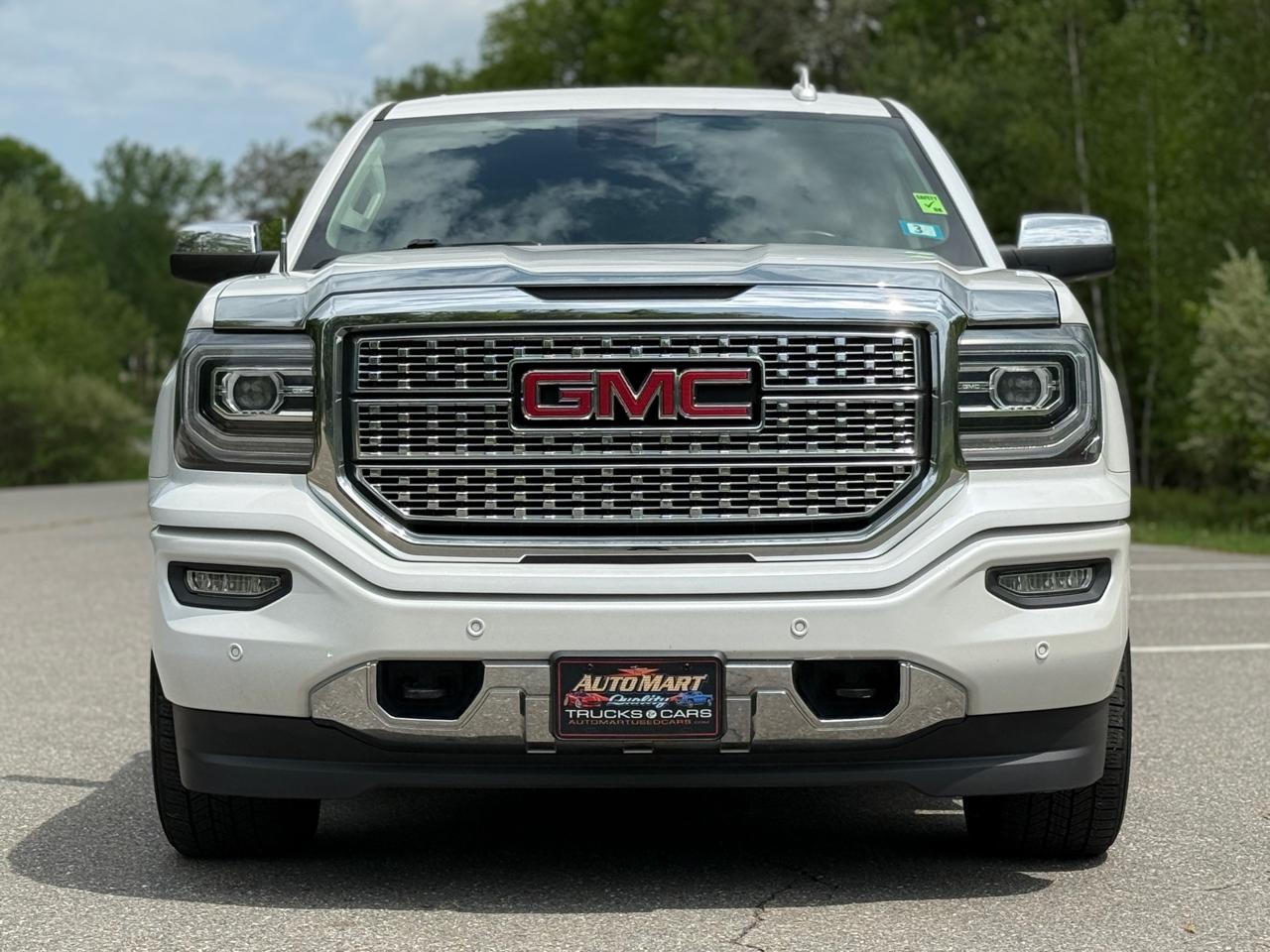 GMC Sierra 1500 4WD Crew Cab 143.5" Denali 2017