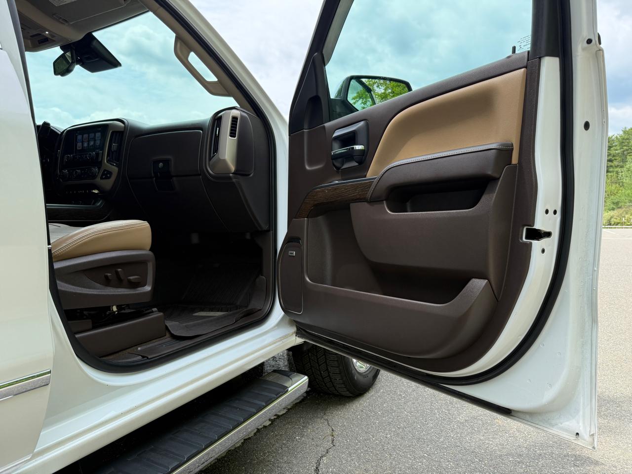 GMC Sierra 1500 4WD Crew Cab 143.5" Denali 2017