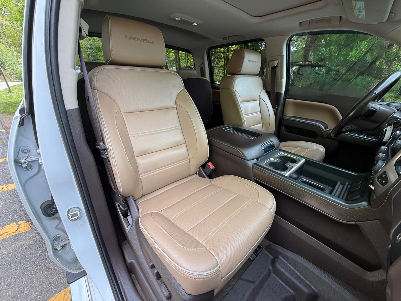 GMC Sierra 1500 4WD Crew Cab 143.5" Denali 2017