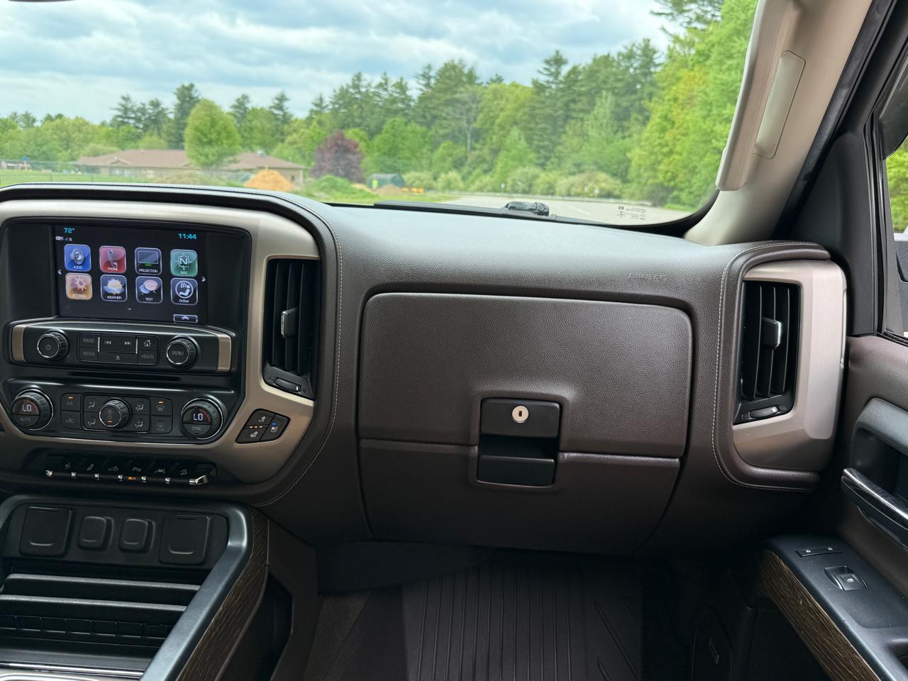 GMC Sierra 1500 4WD Crew Cab 143.5" Denali 2017