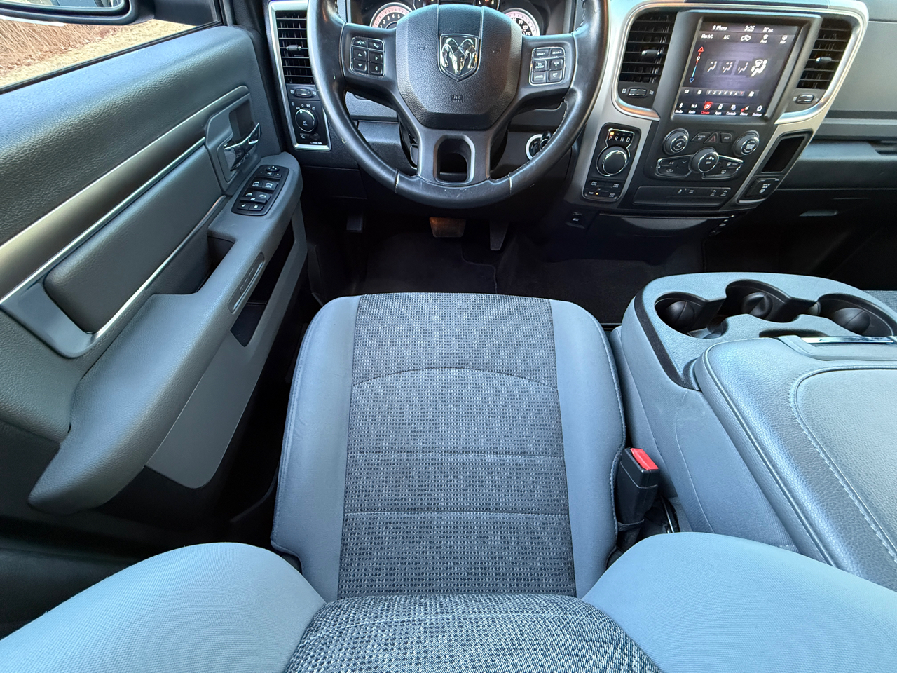 RAM 1500 Big Horn 4x4 Crew Cab 5'7" Box 2018