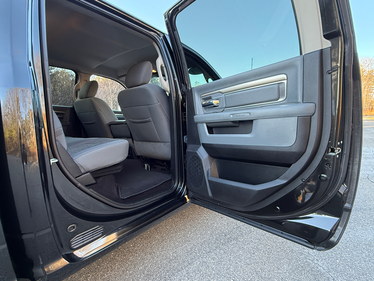 RAM 1500 Big Horn 4x4 Crew Cab 5'7" Box 2018