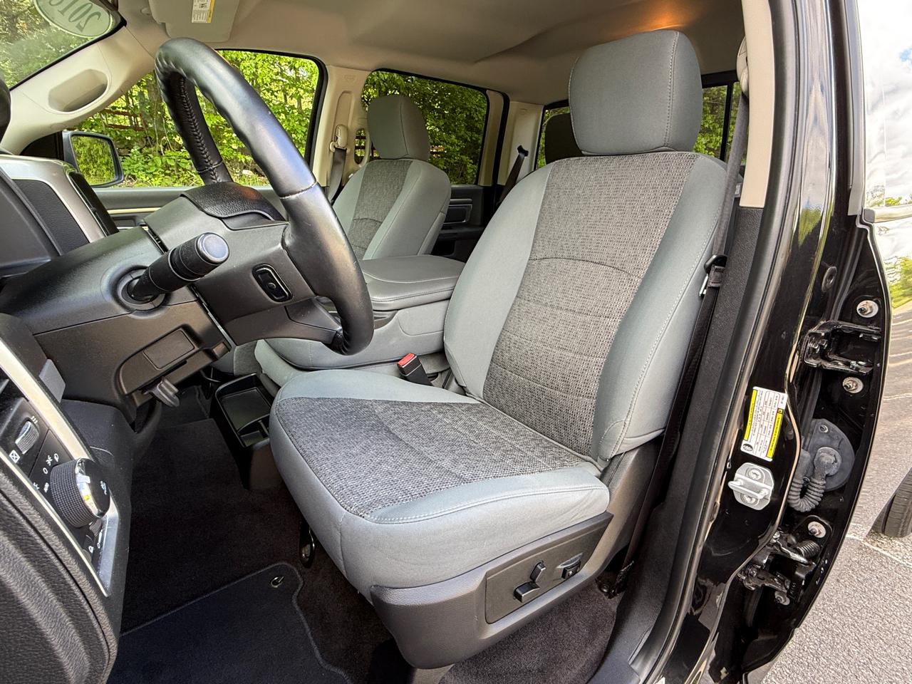 RAM 1500 Big Horn 4x4 Crew Cab 5'7" Box 2018