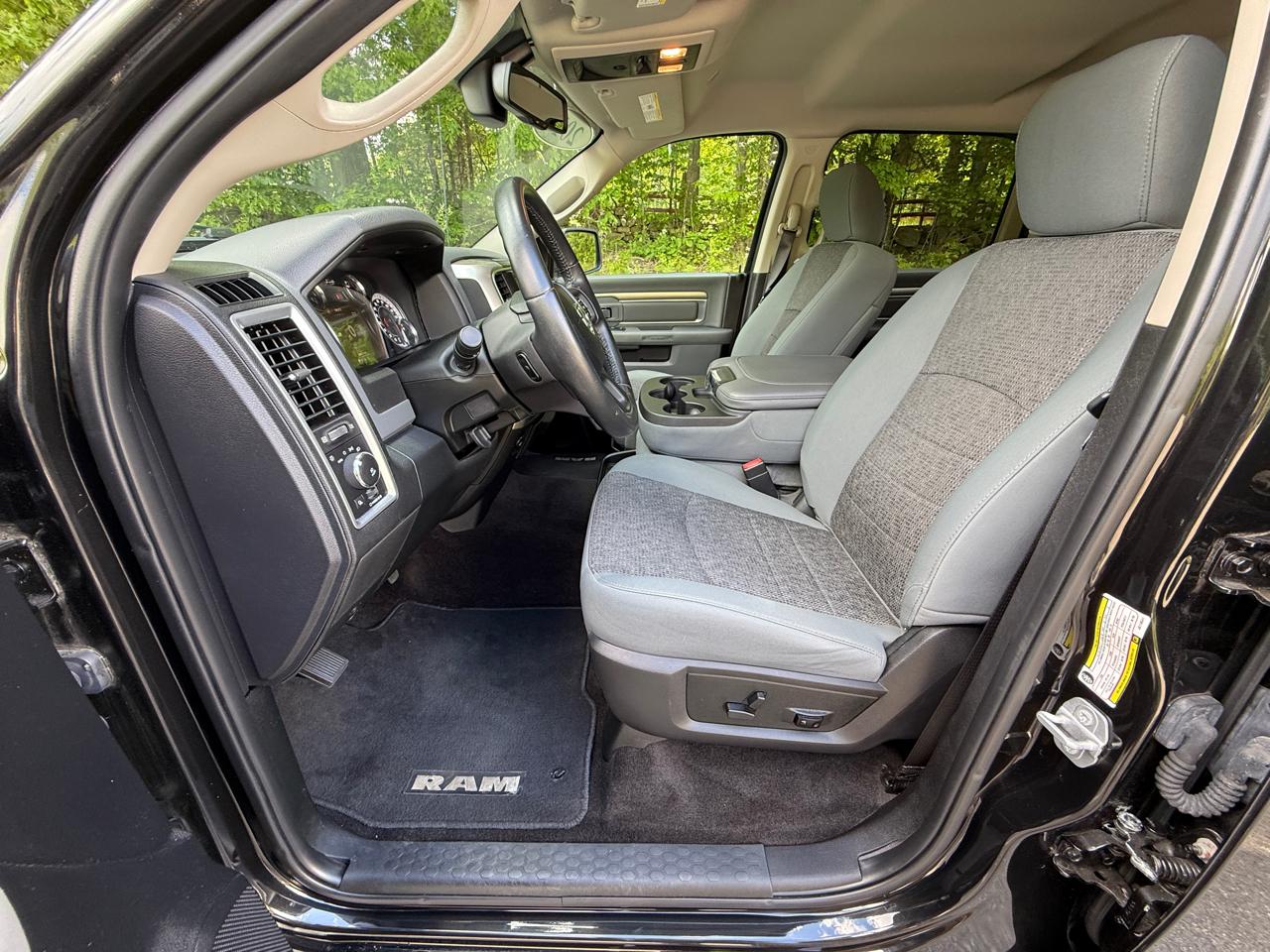 RAM 1500 Big Horn 4x4 Crew Cab 5'7" Box 2018