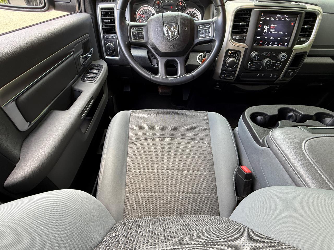RAM 1500 Big Horn 4x4 Crew Cab 5'7" Box 2018