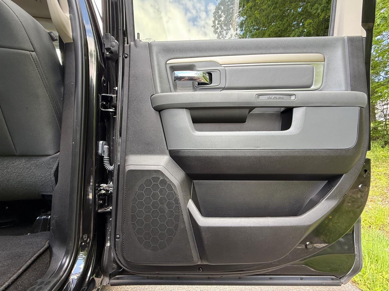 RAM 1500 Big Horn 4x4 Crew Cab 5'7" Box 2018