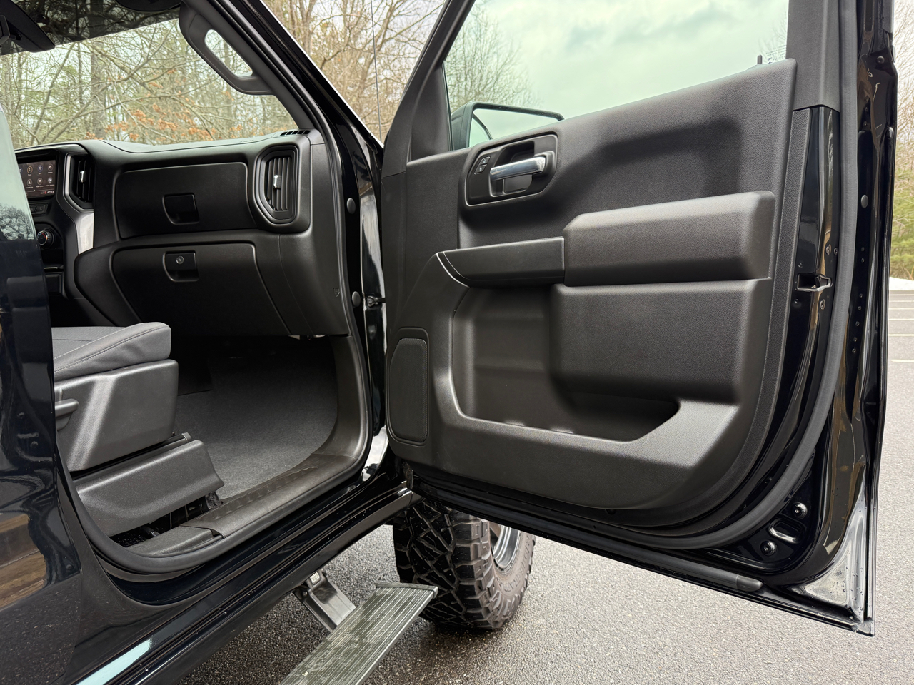 Chevrolet Silverado 1500 4WD Crew Cab 147" Custom Trail Boss 2021