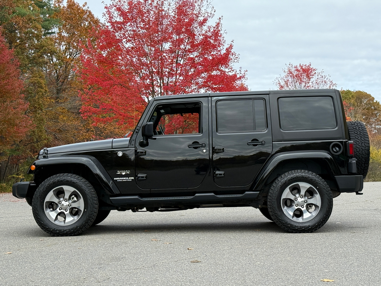 Jeep Wrangler Unlimited Sahara 4x4 2017 Jeep Wrangler Unlimited Sahara 4x4 2017