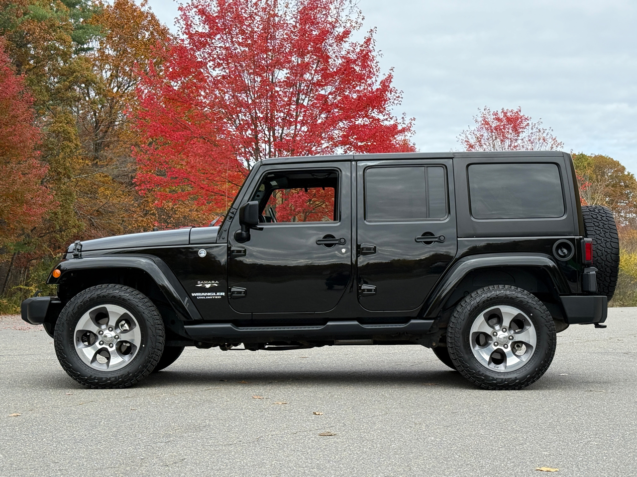 Jeep Wrangler Unlimited Sahara 4x4 2017 Jeep Wrangler Unlimited Sahara 4x4 2017