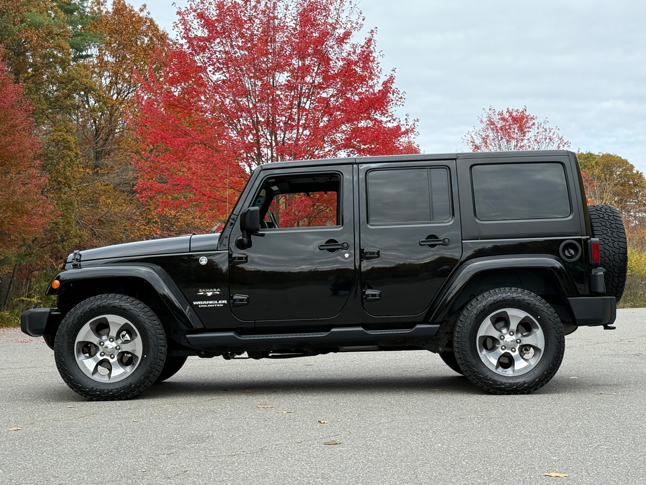 Jeep Wrangler Unlimited Sahara 4x4 2017 Jeep Wrangler Unlimited Sahara 4x4 2017