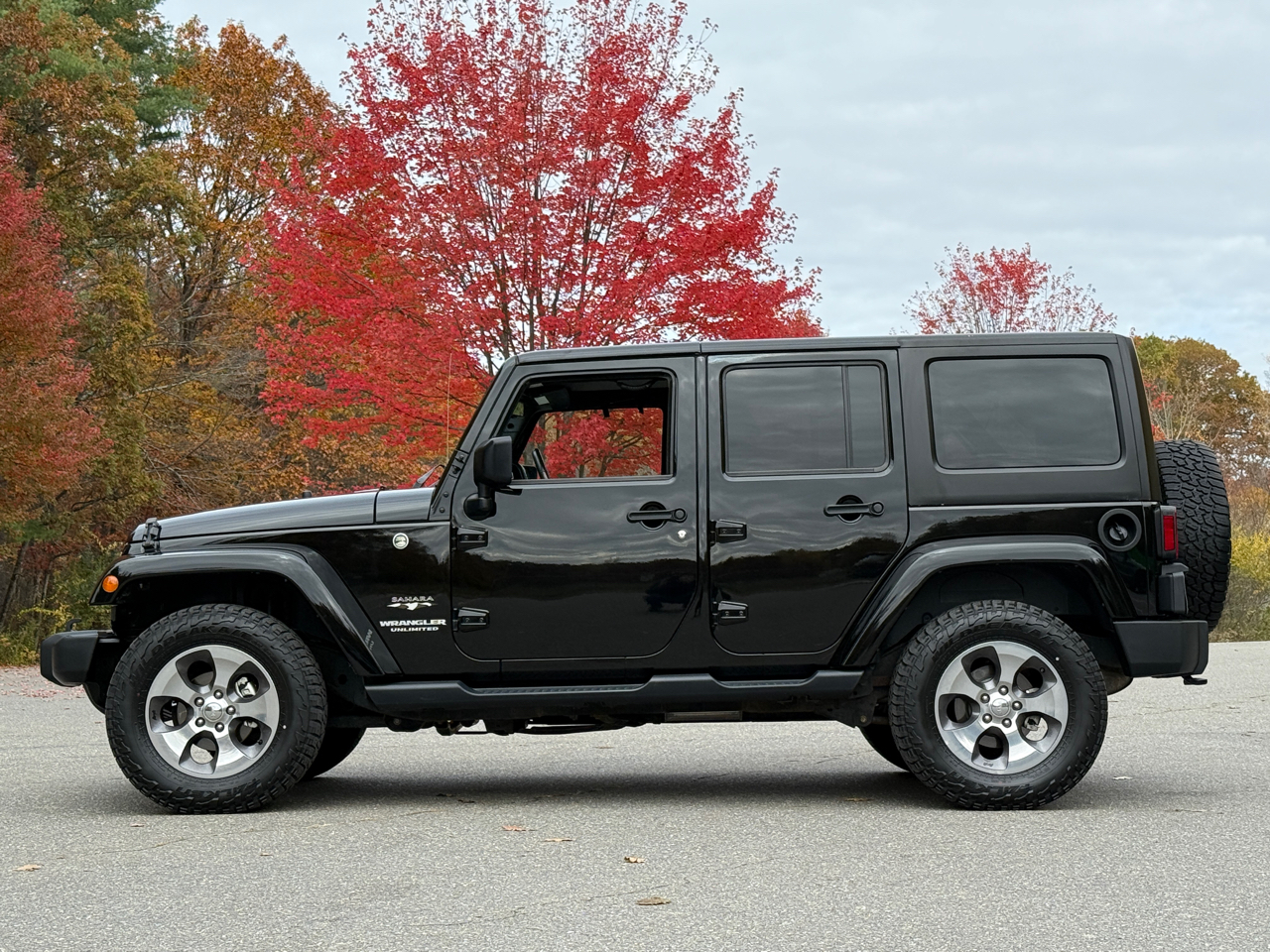 Jeep Wrangler Unlimited Sahara 4x4 2017 Jeep Wrangler Unlimited Sahara 4x4 2017
