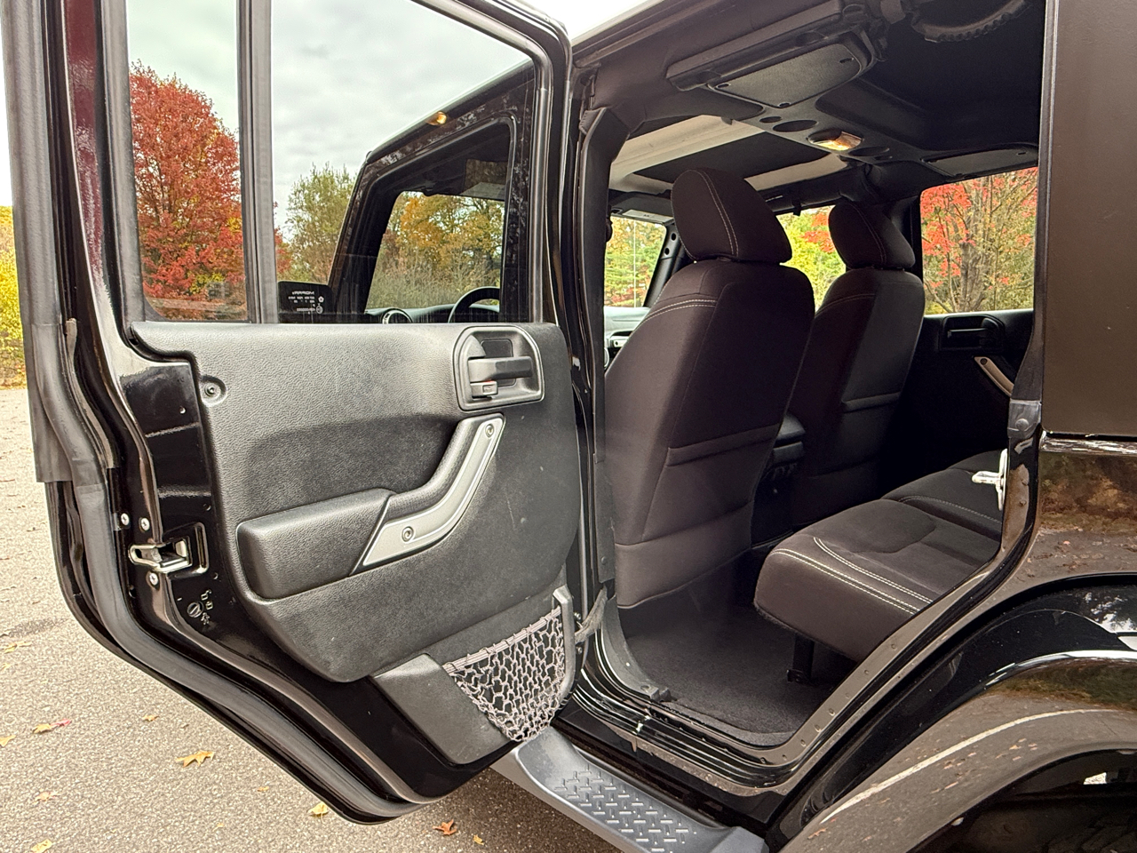 Jeep Wrangler Unlimited Sahara 4x4 2017 Jeep Wrangler Unlimited Sahara 4x4 2017