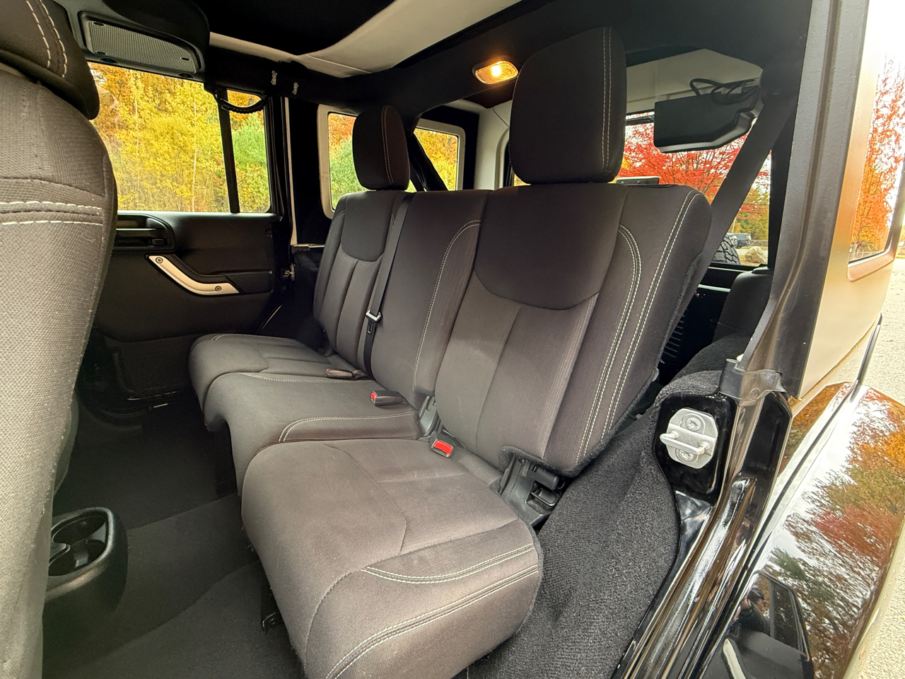 Jeep Wrangler Unlimited Sahara 4x4 2017 Jeep Wrangler Unlimited Sahara 4x4 2017