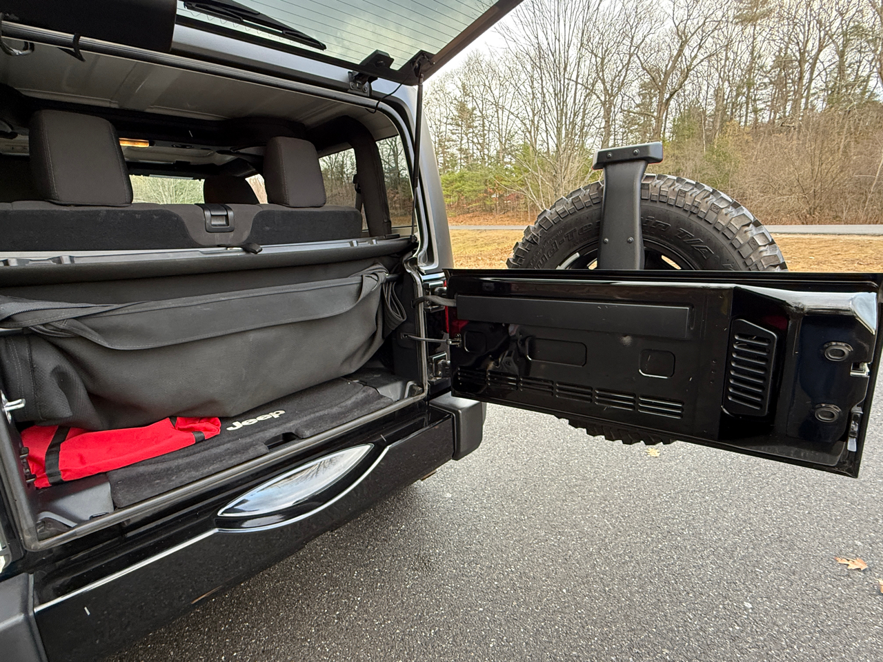 Jeep Wrangler 4WD 2dr Willys Wheeler 2016