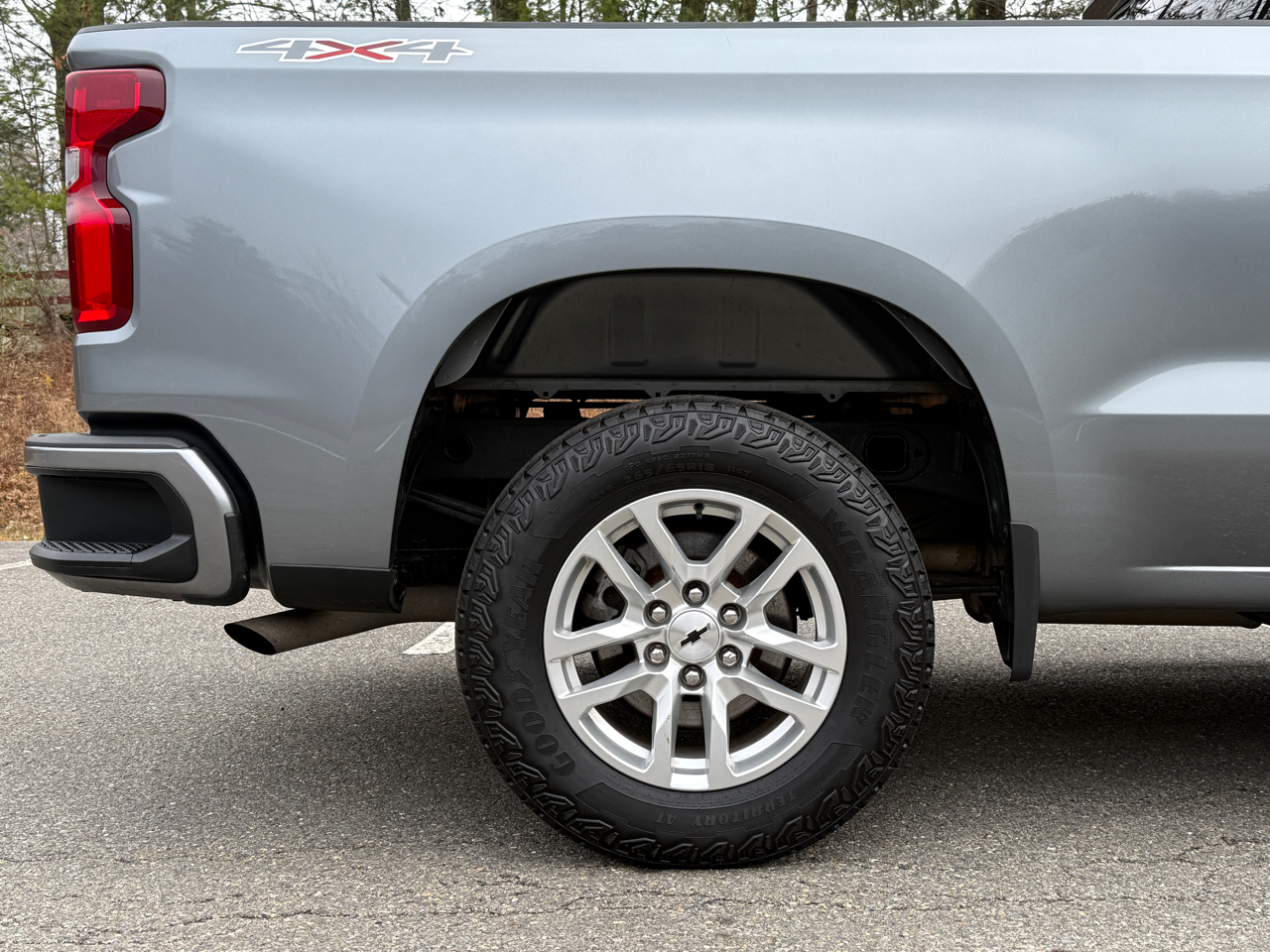 2019 Chevrolet Silverado 1500 RST photo 3