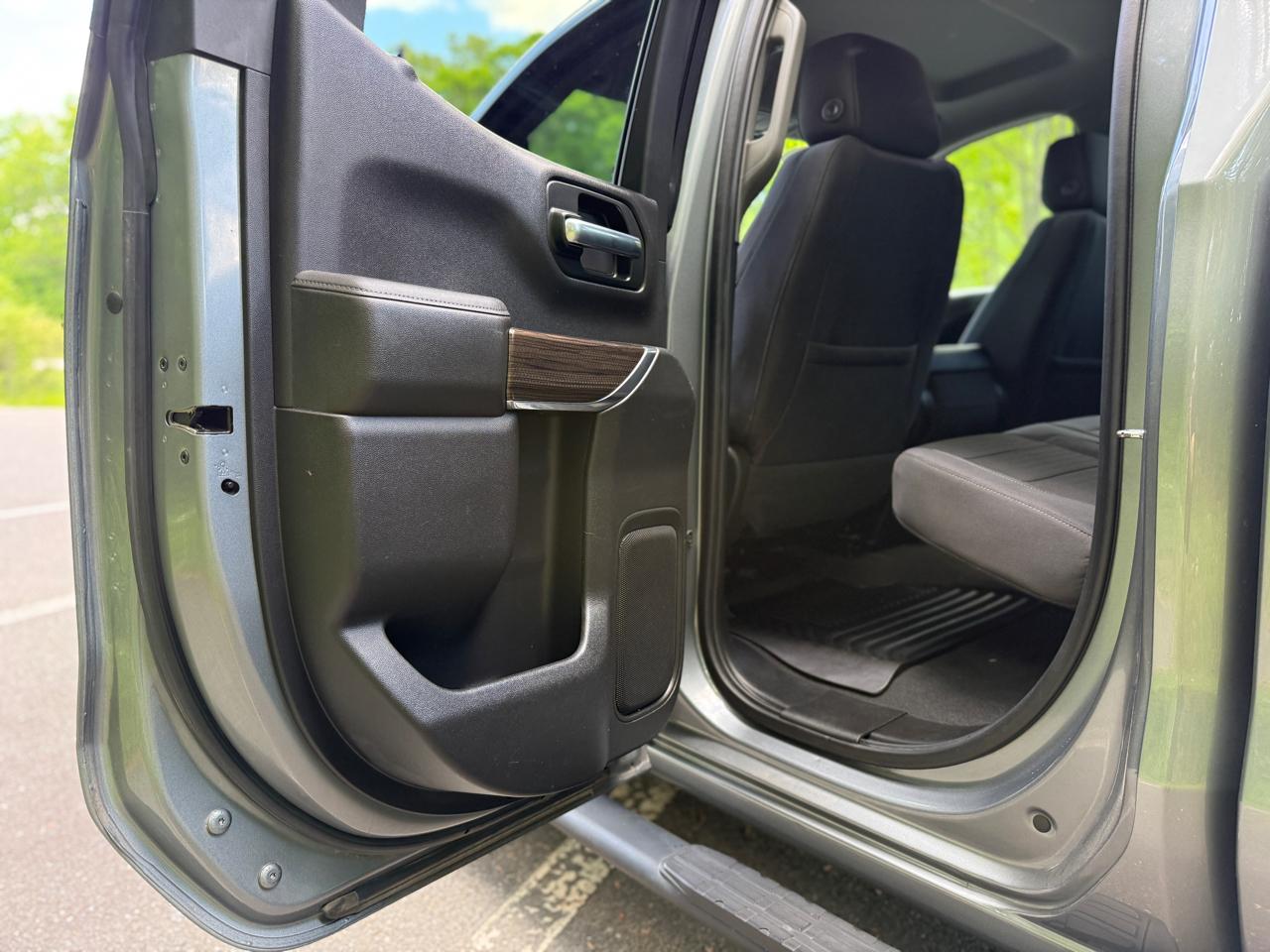 Chevrolet Silverado 1500 4WD Double Cab 147" RST 2019