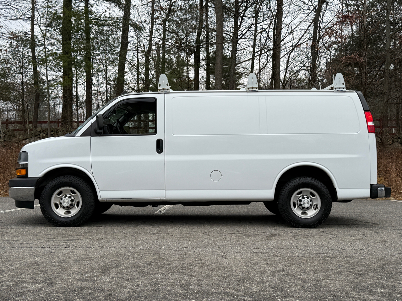 2019 Chevrolet Express Cargo Van RWD 2500 135"