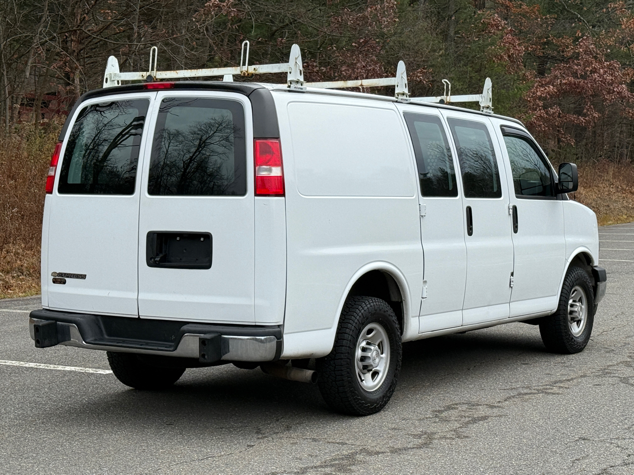 2019 Chevrolet Express Cargo Van 2500 photo 2