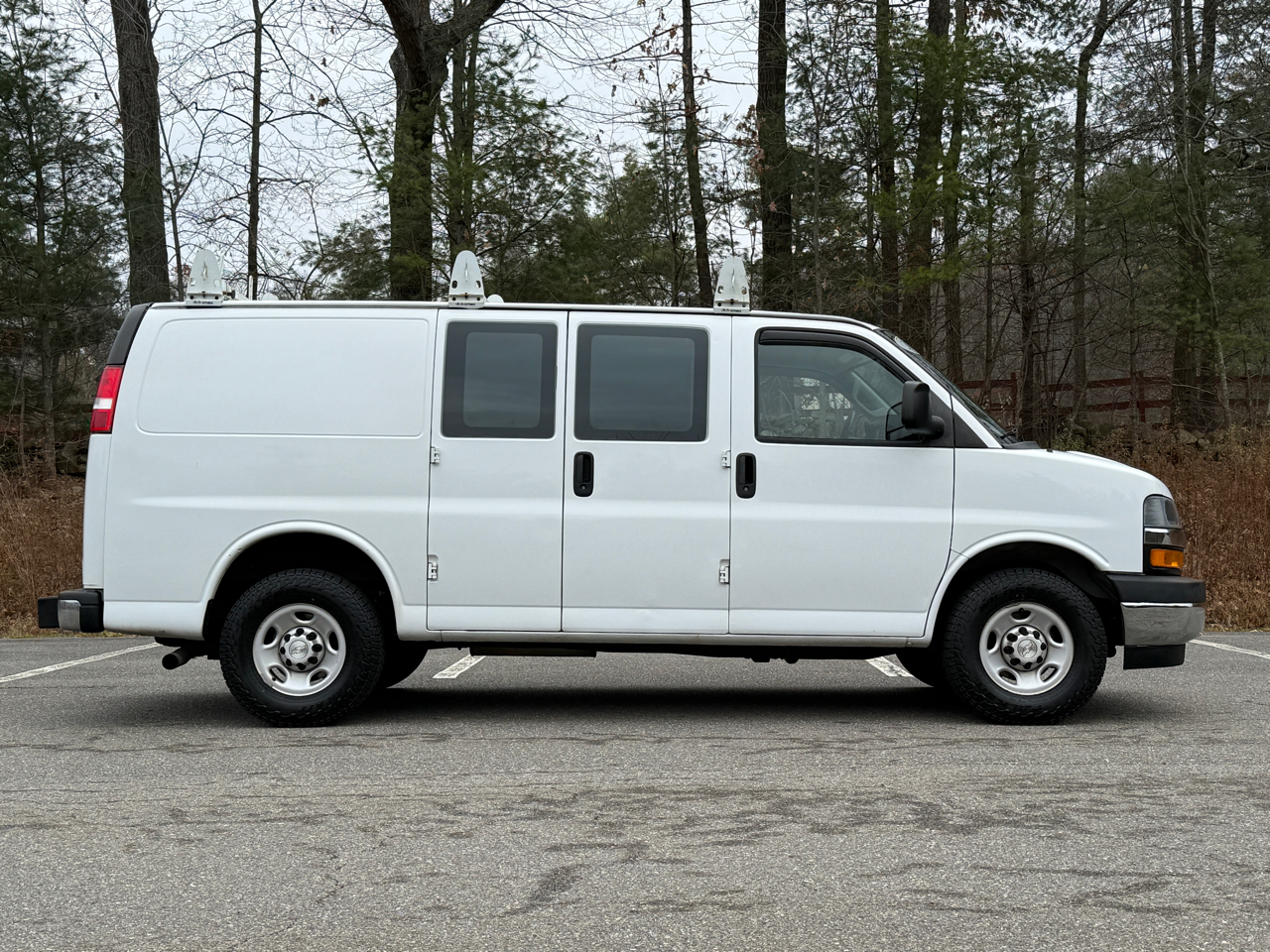 Chevrolet Express Cargo Van RWD 2500 135" 2019