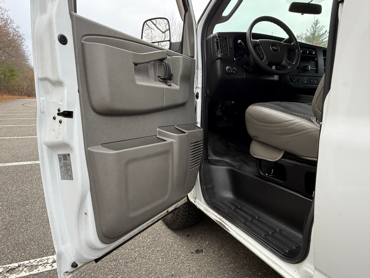 Chevrolet Express Cargo Van RWD 2500 135" 2019