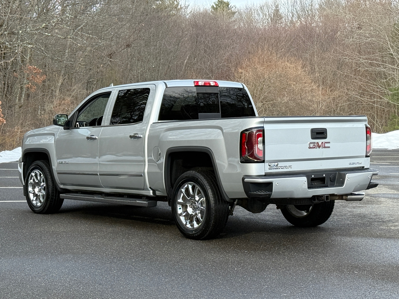 GMC Sierra 1500 4WD Crew Cab 143.5" Denali 2018