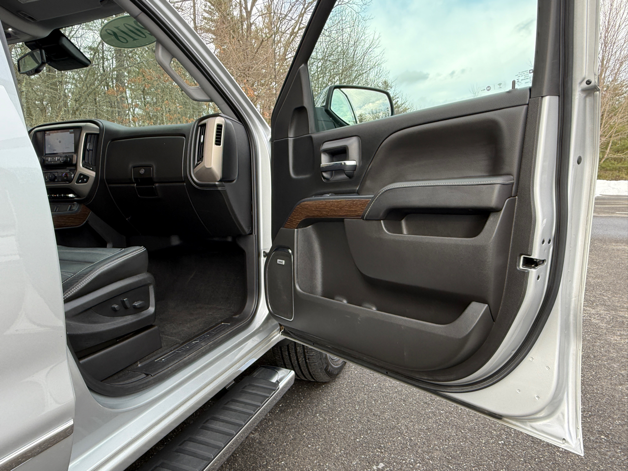 GMC Sierra 1500 4WD Crew Cab 143.5" Denali 2018