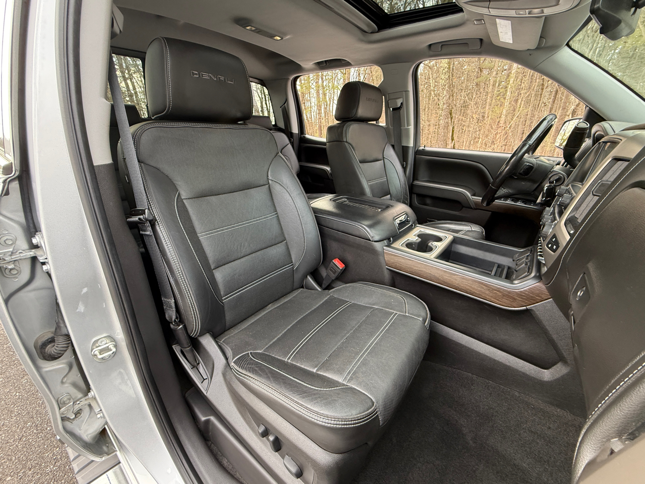 GMC Sierra 1500 4WD Crew Cab 143.5" Denali 2018